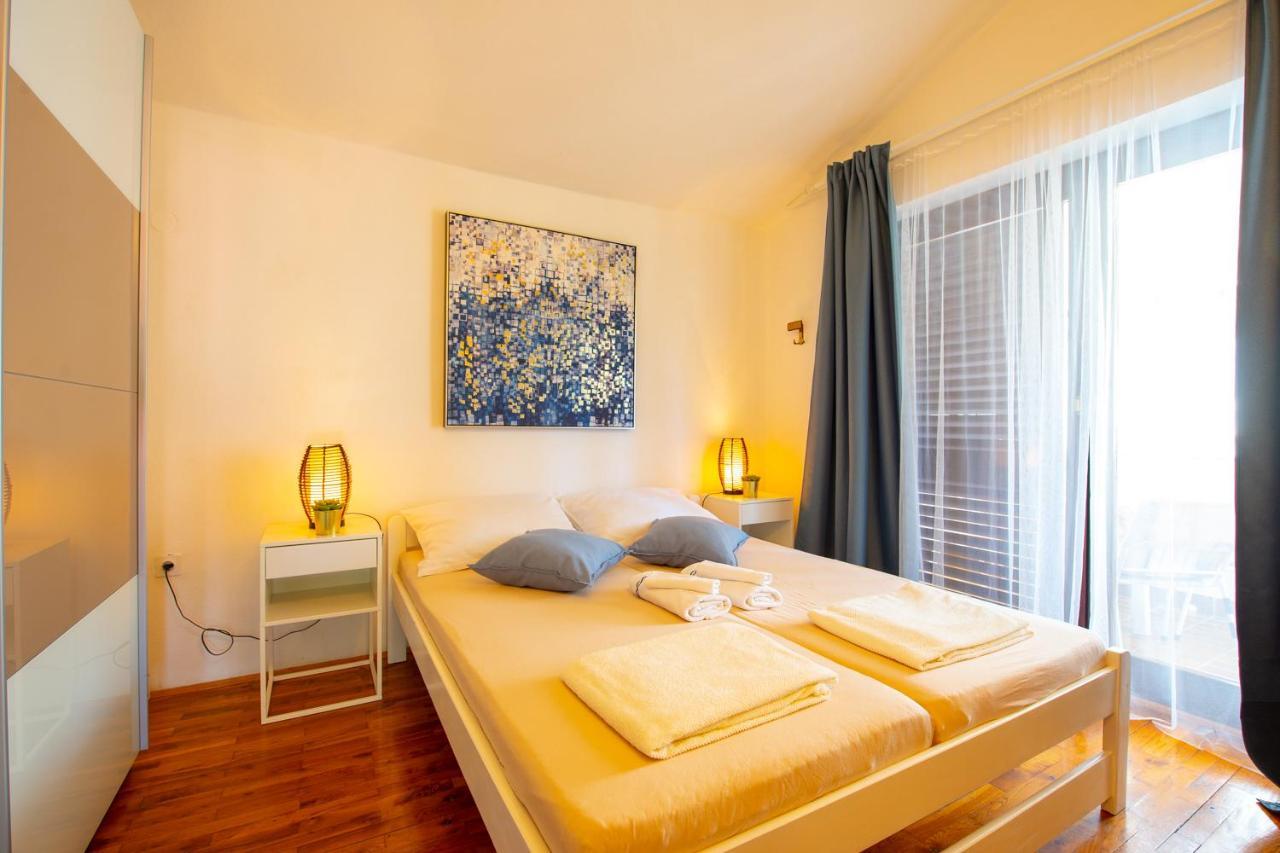 Apartments Ela Novalja Kültér fotó