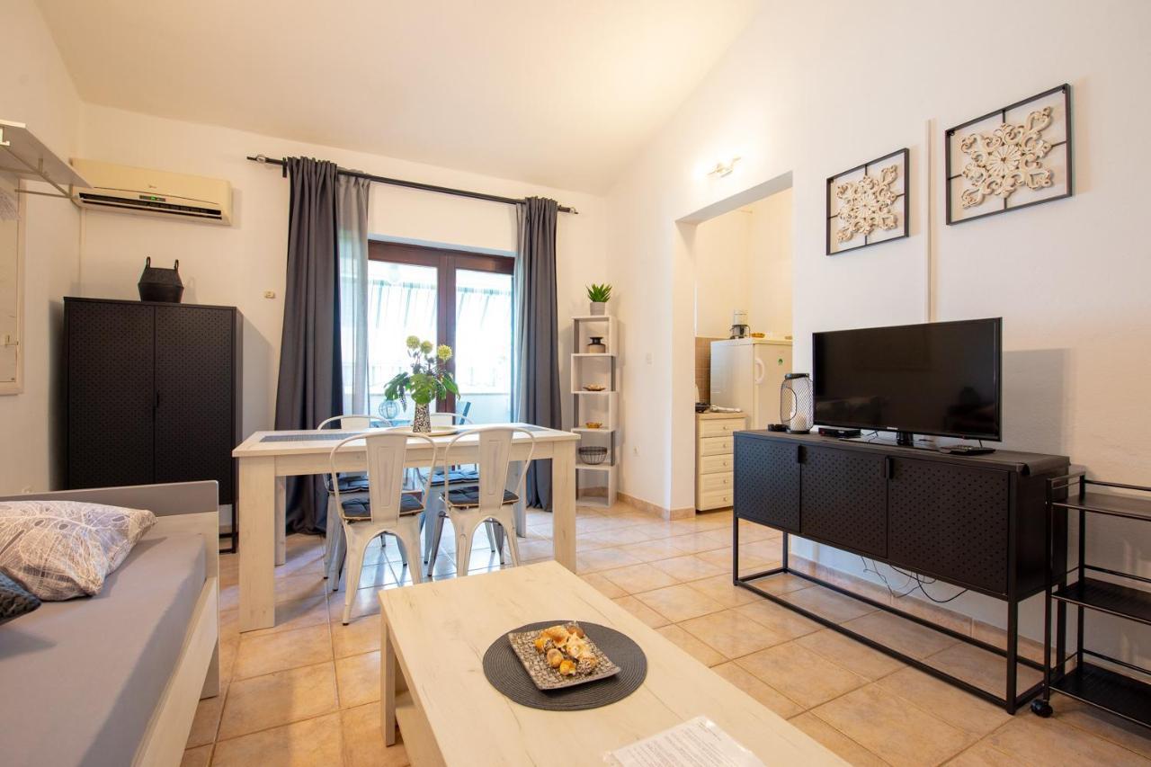 Apartments Ela Novalja Kültér fotó